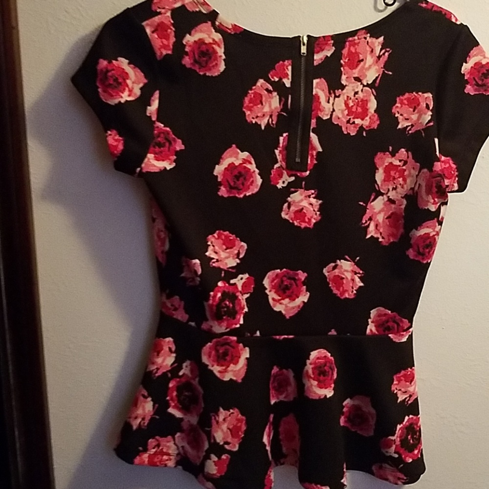 💐🌼🤗Floral prints blouse🤗🌼💐 - Picture 3 of 5
